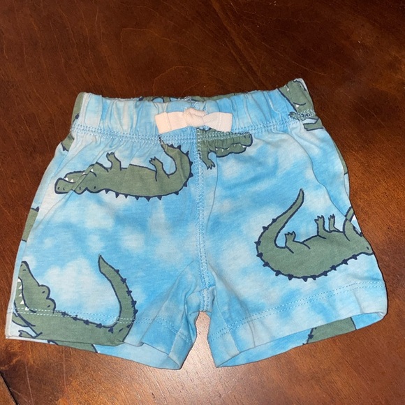 Carter’s Child of Mine Blue Green Alligator Shorts UNISEX 0-3 Months - Picture 1 of 3
